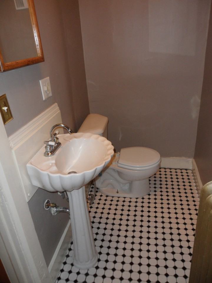 1316 East 10th Street - Photo 5 of 17