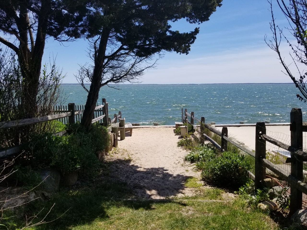 1435 Bray Ave - Photo 3 of 7