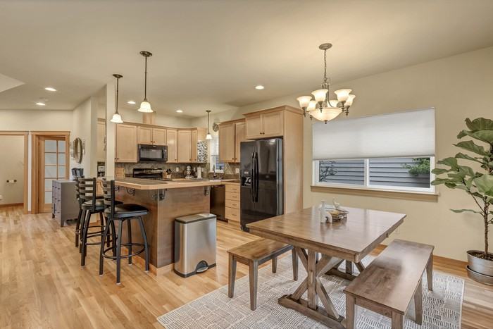 918 Sw Austin St - Photo 3 of 22