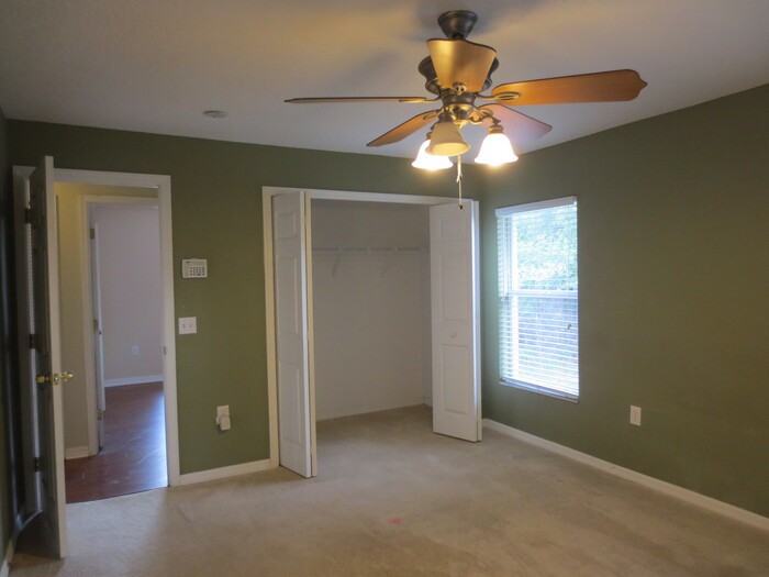 2723 W Arch St - Photo 3 of 10