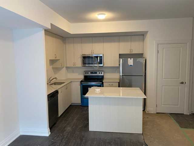 32 Coles avenue - Photo 3 of 4