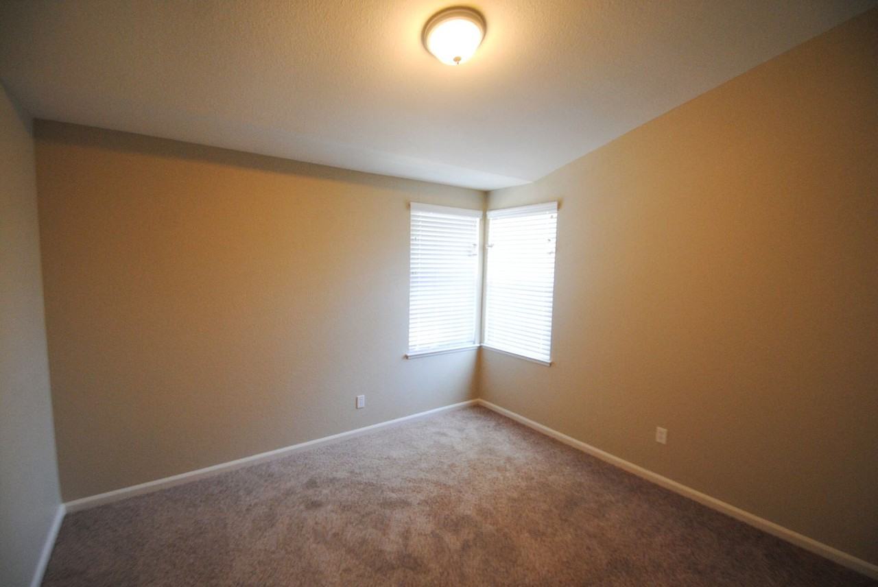 121 Copper Leaf Way - Photo 3 of 10