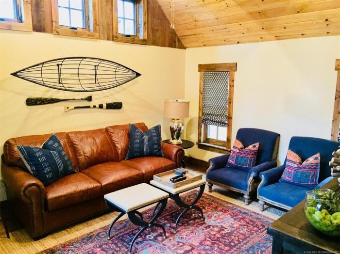 37 Park St - Photo 3 of 6