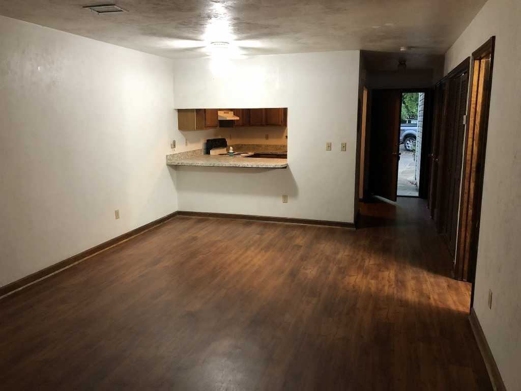 2923 Woodrich Dr - Photo 2 of 7