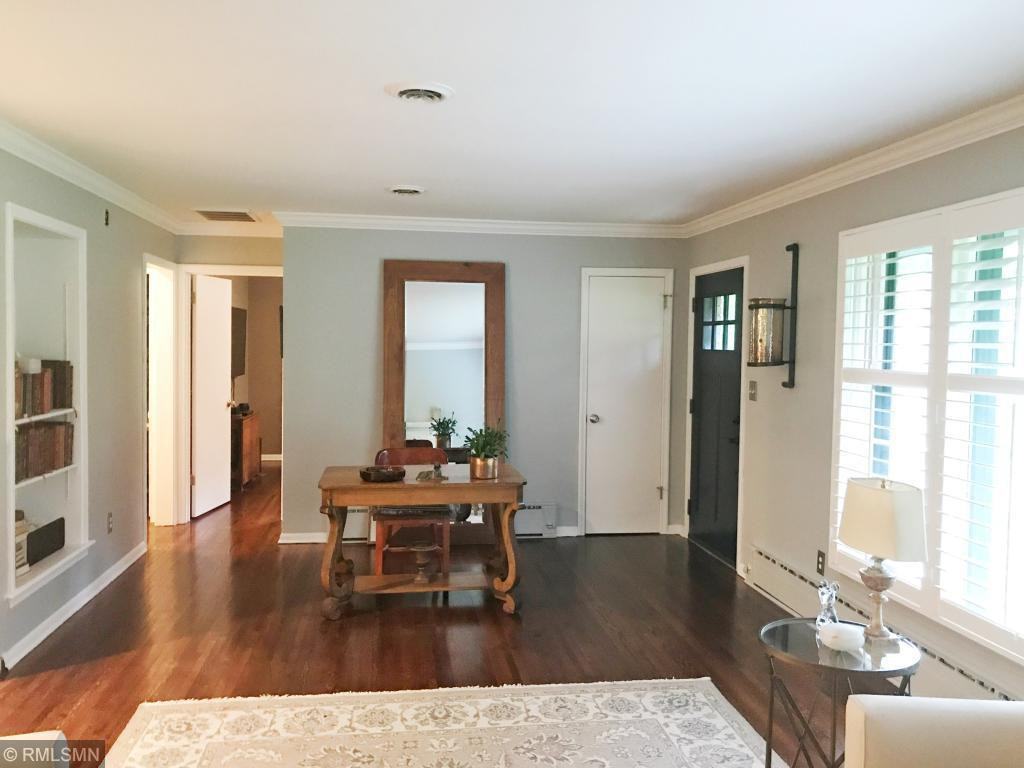18382 Minnetonka Blvd - Photo 2 of 25