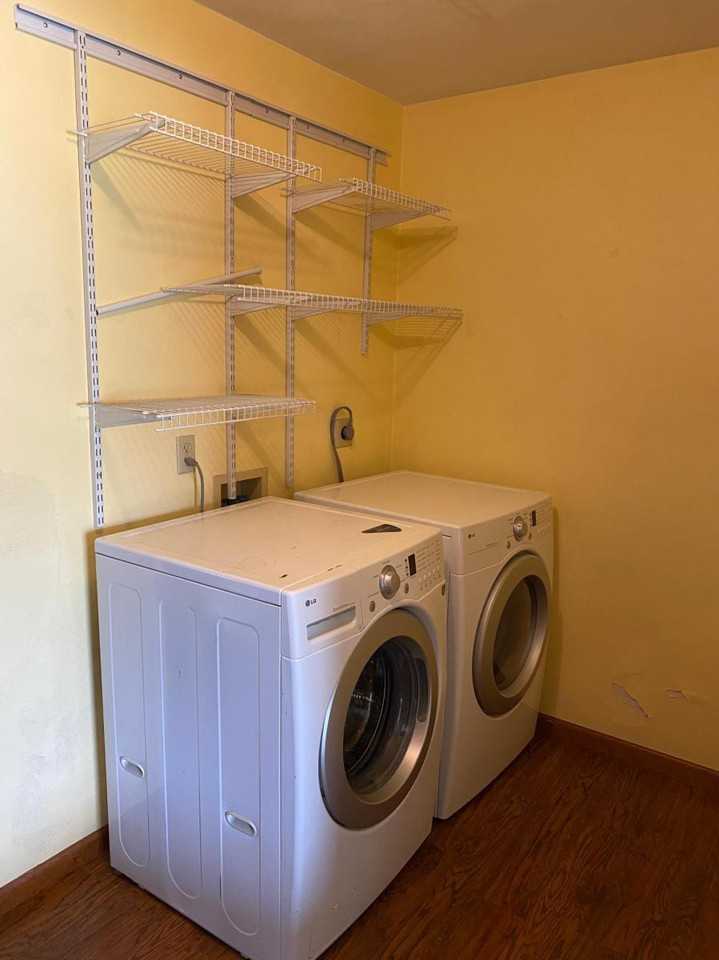 324 Erin Dr - Photo 2 of 16