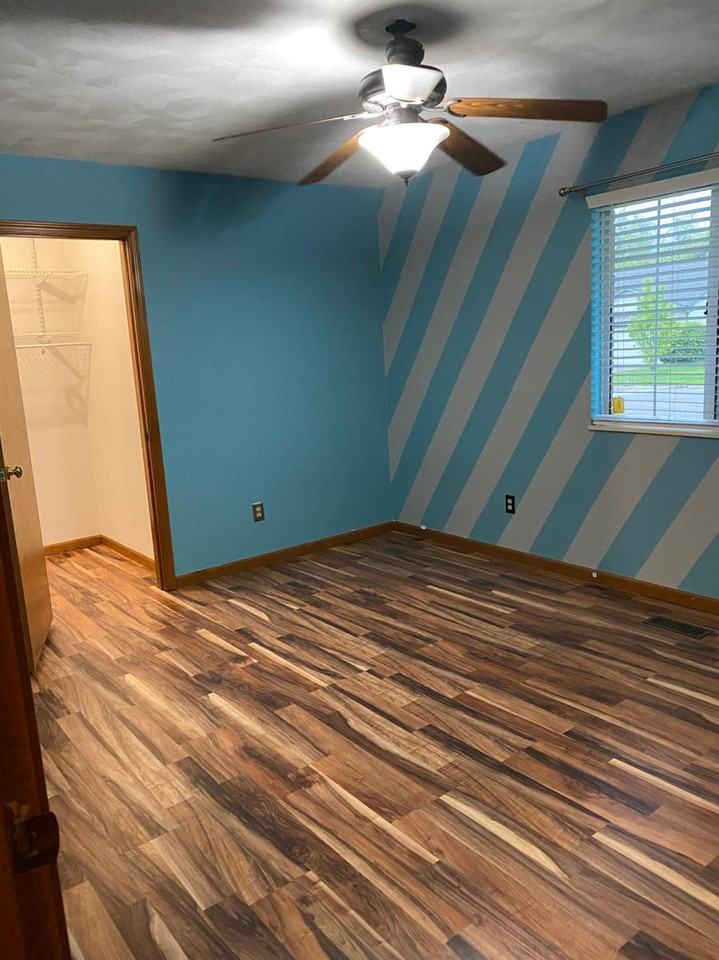 324 Erin Dr - Photo 3 of 16