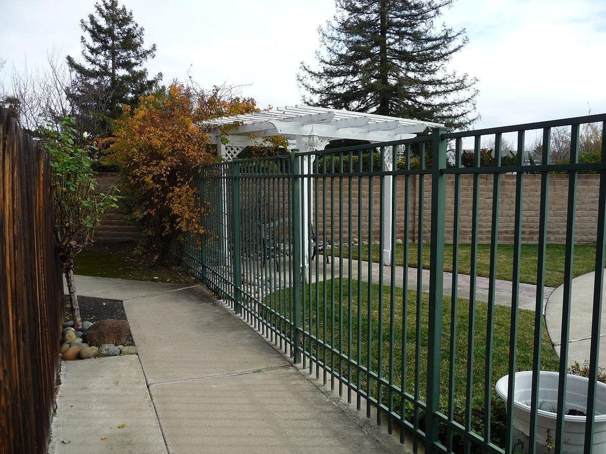 Portola Gardens - Photo 2 of 10