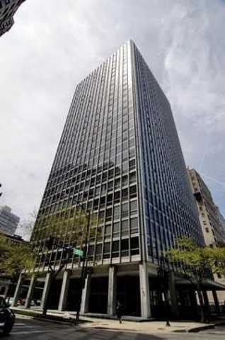 2400 N Lakeview Ave #807