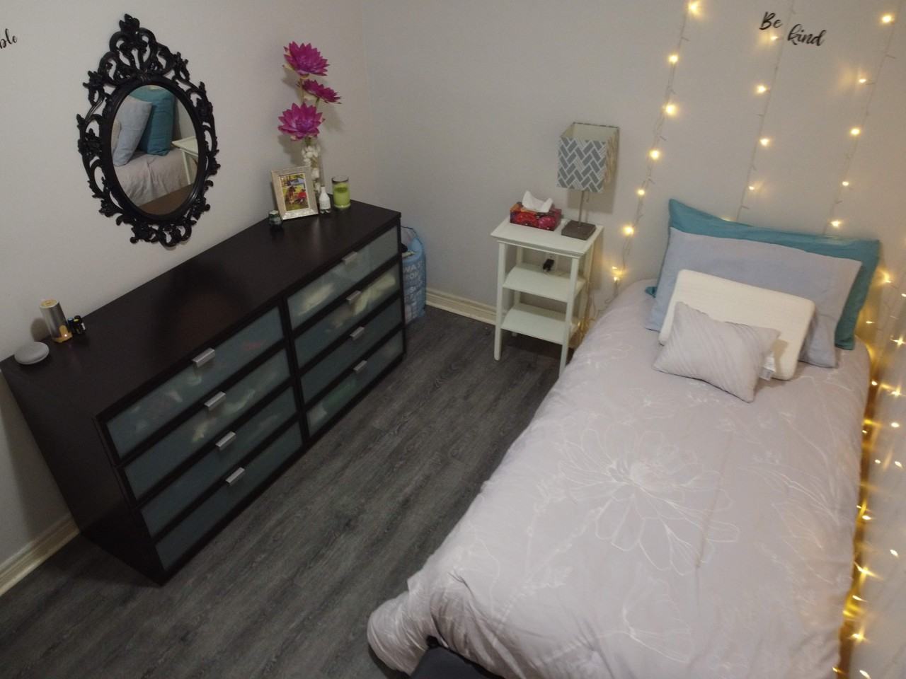 Dupont & Christie 2 Bedroom 2nd Floor Apartments 727 Dupont Street