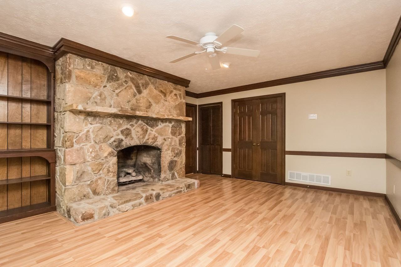 1260 Saint Lawrence Dr - Photo 3 of 23