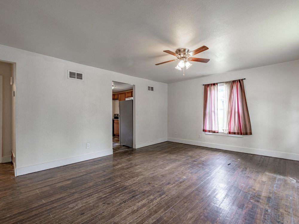 431 Meacham St - Photo 3 of 18