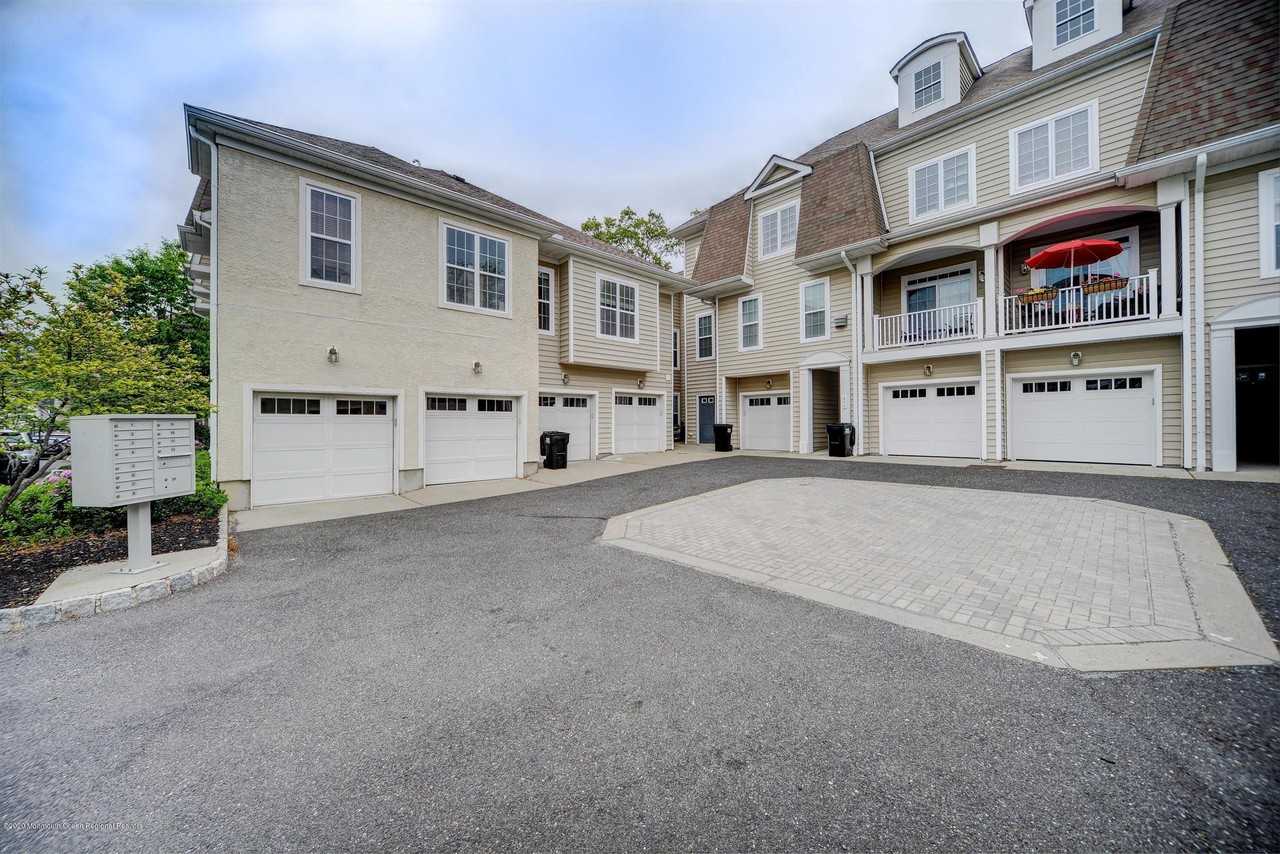 802 Abby Rd - Photo 2 of 29