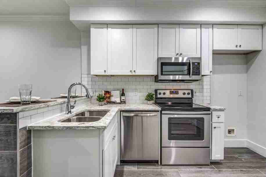 590 West End Avenue - Photo 3 of 6