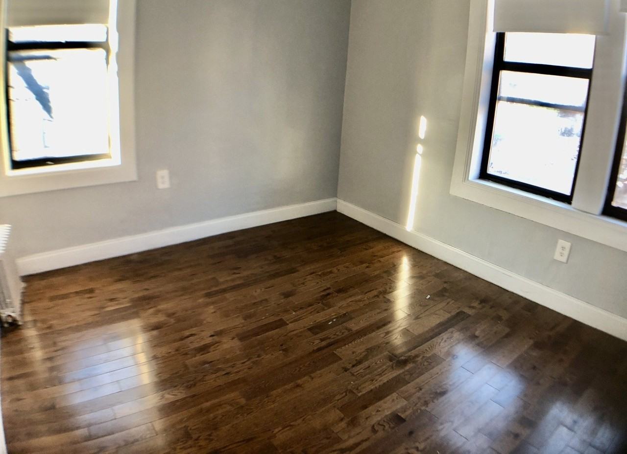 Nagle Ave #36