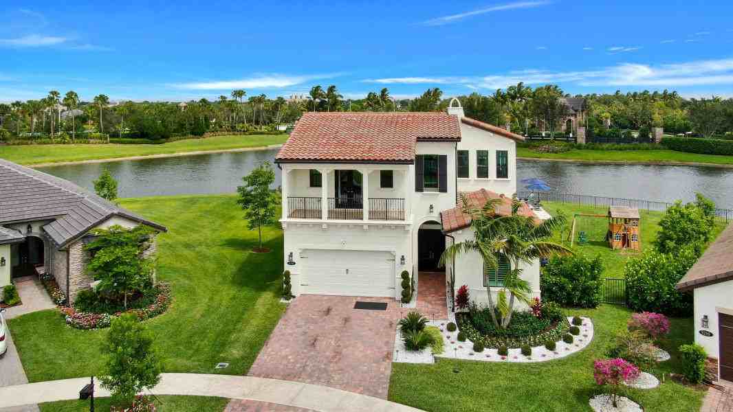 8267 Grand Prix Lane, Boynton Beach, FL 33472 4 Bedroom ...