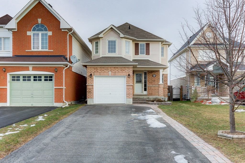 19 Crockett Place Apartments 19 Crockett Pl, Clarington, ON L1C 5P4