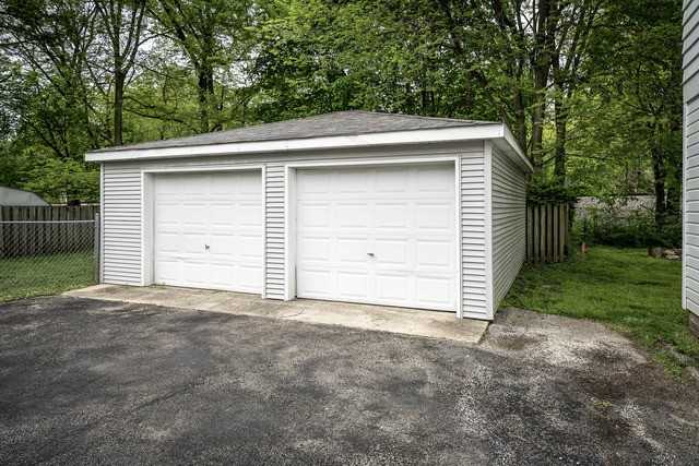 611 E Wilson St - Photo 2 of 19