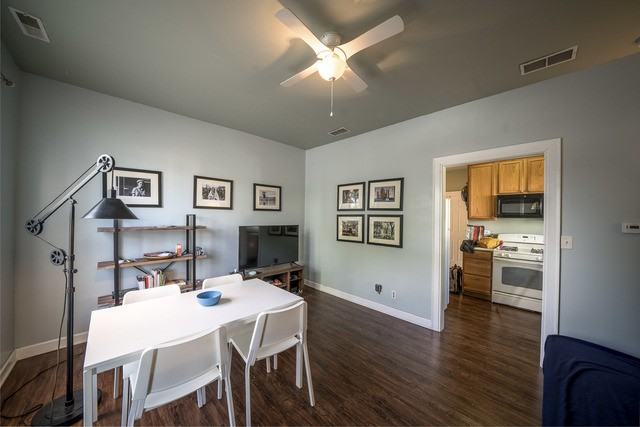 611 E Wilson St - Photo 3 of 19