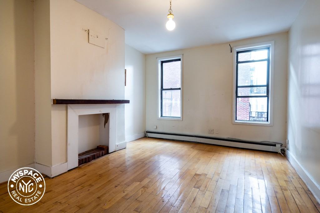 26 Throop Ave #1B - Photo 2 of 2