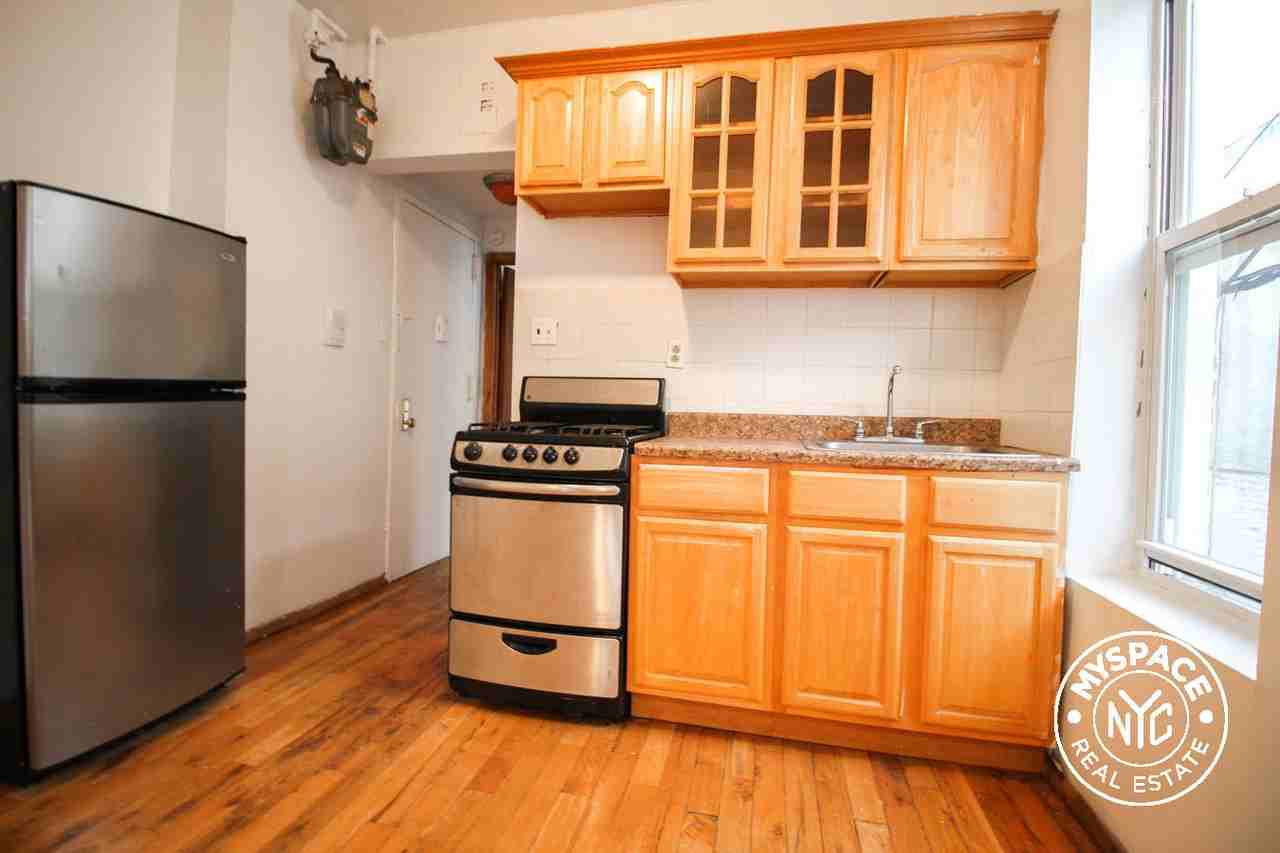 300 S 3rd St #F2 - Photo 2 of 7