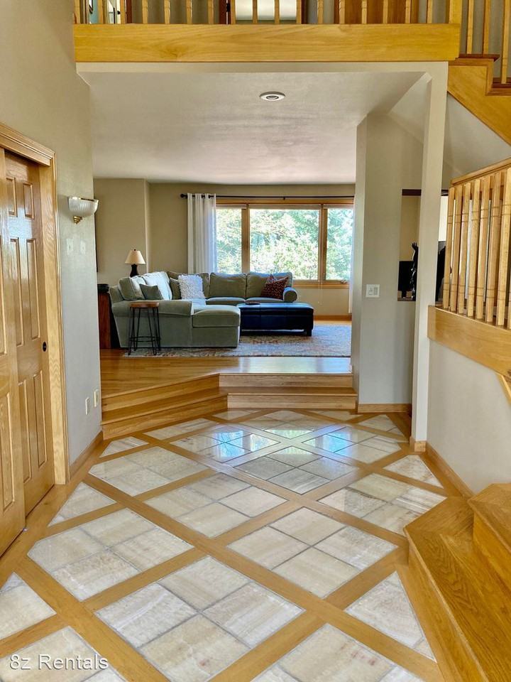 6451 Ace Ct - Photo 3 of 33