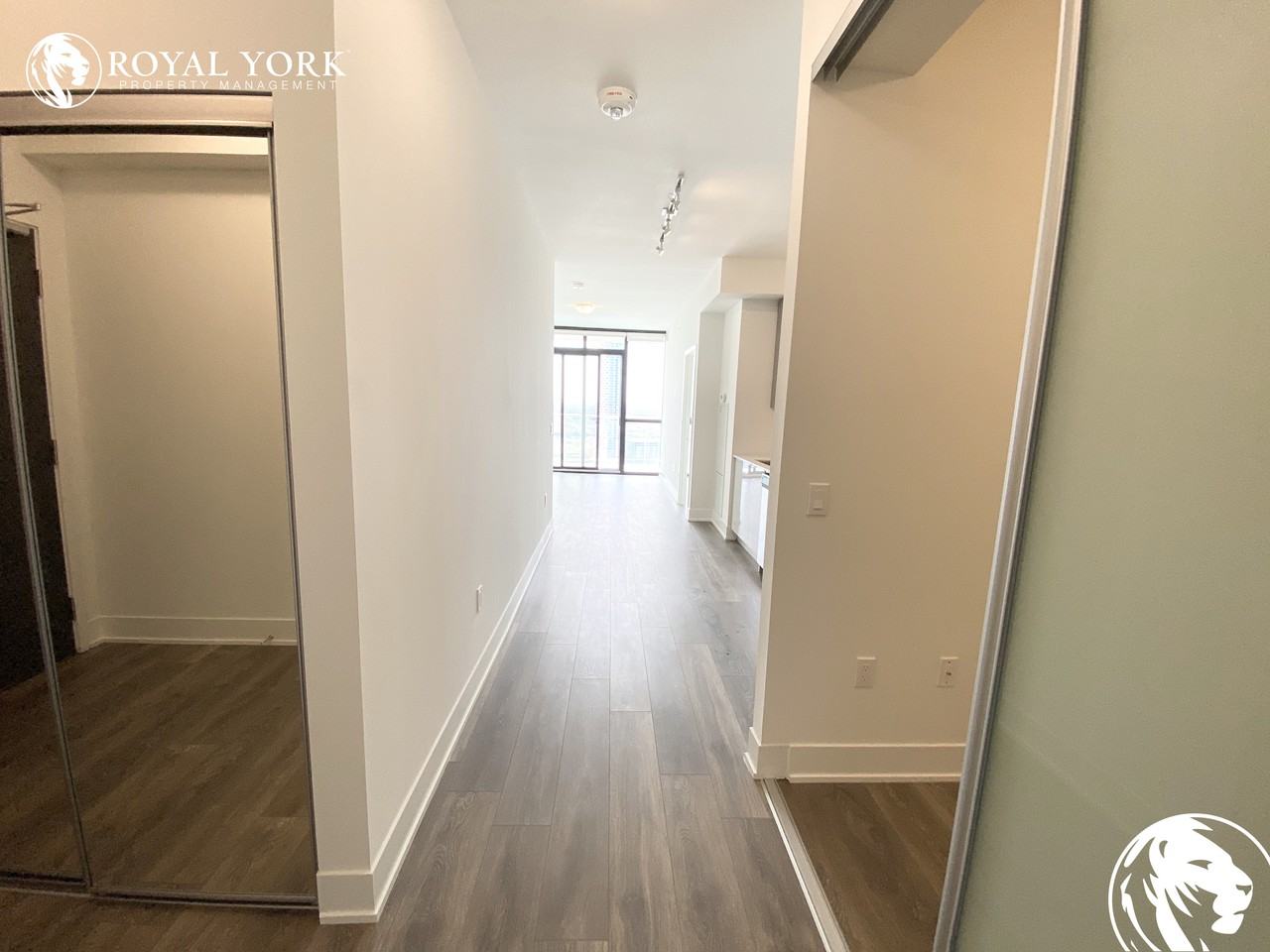 2916 Apartment Building - Photo 2 of 35