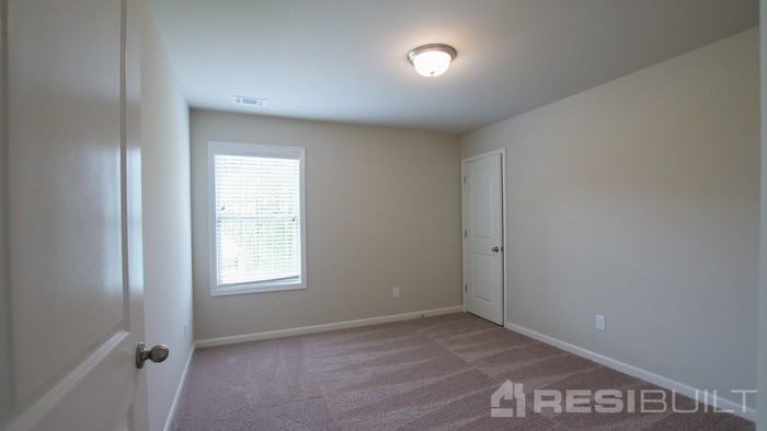 105 Moss Dr - Photo 3 of 16