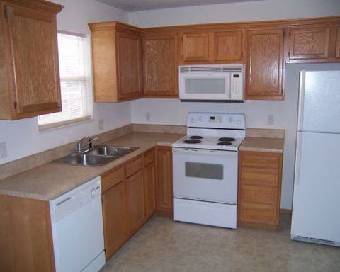 200 Clay Street #B - Photo 2 of 9