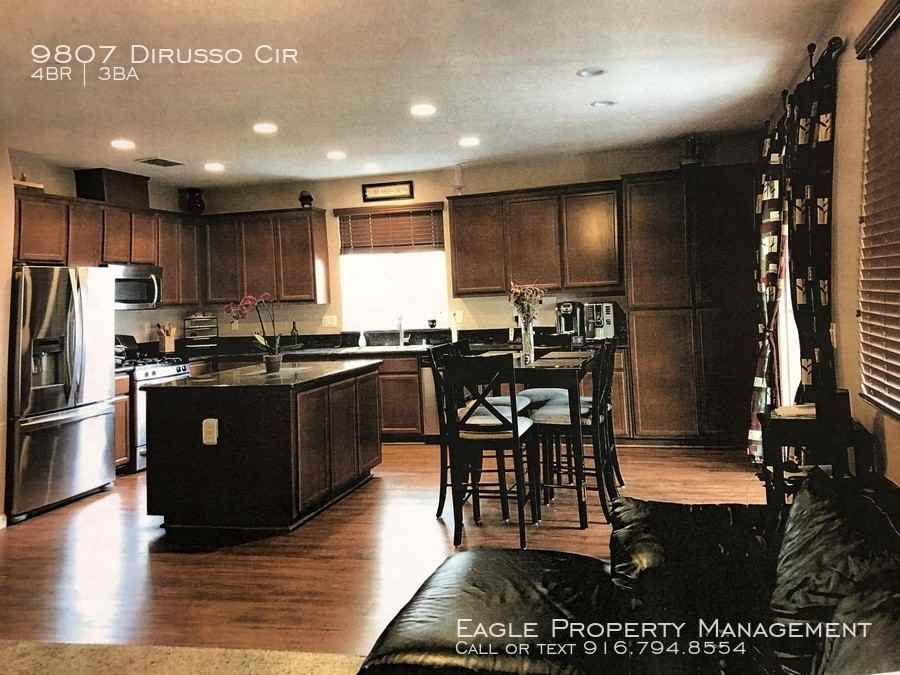 9807 Dirusso Cir - Photo 2 of 5