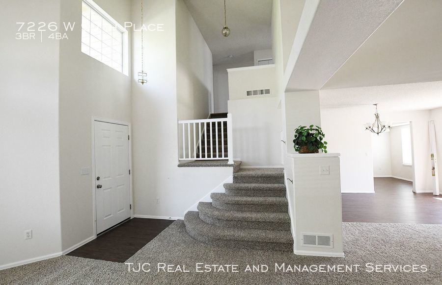 7226 W 97th Pl - Photo 2 of 16
