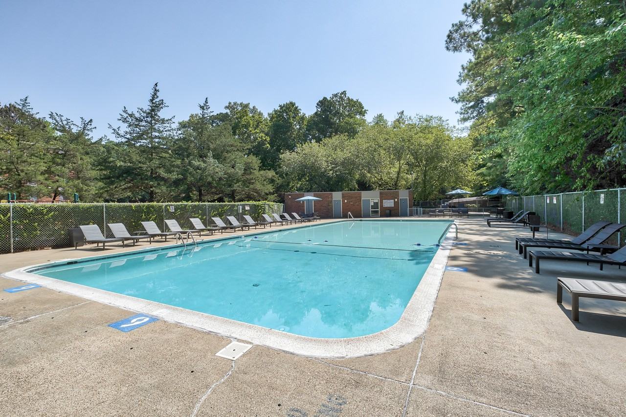 Parkway Apartments - Photo 3 of 11