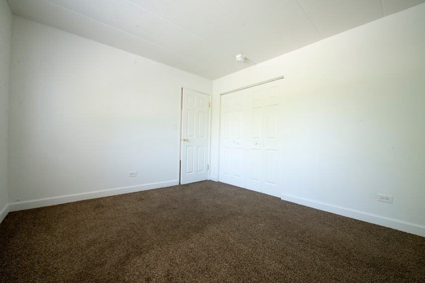 1400 Bataan Dr - Photo 2 of 8