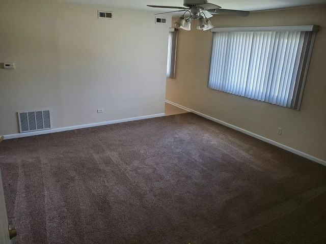 213 Robson Dr #4 - Photo 3 of 9