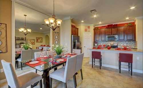 10457 Wellington Parc Dr - Photo 2 of 8
