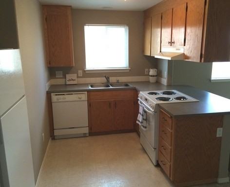 608 Eastgate Dr - Photo 2 of 9