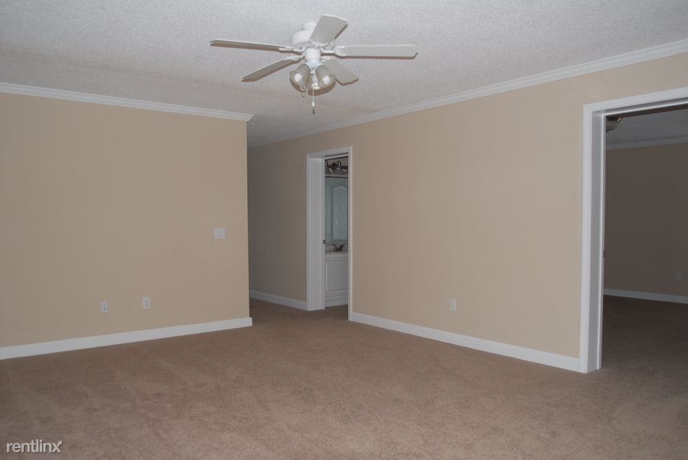 19706 Brighton Dr - Photo 3 of 8