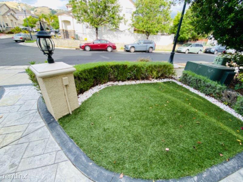 3663 Wodzienski Dr - Photo 2 of 14