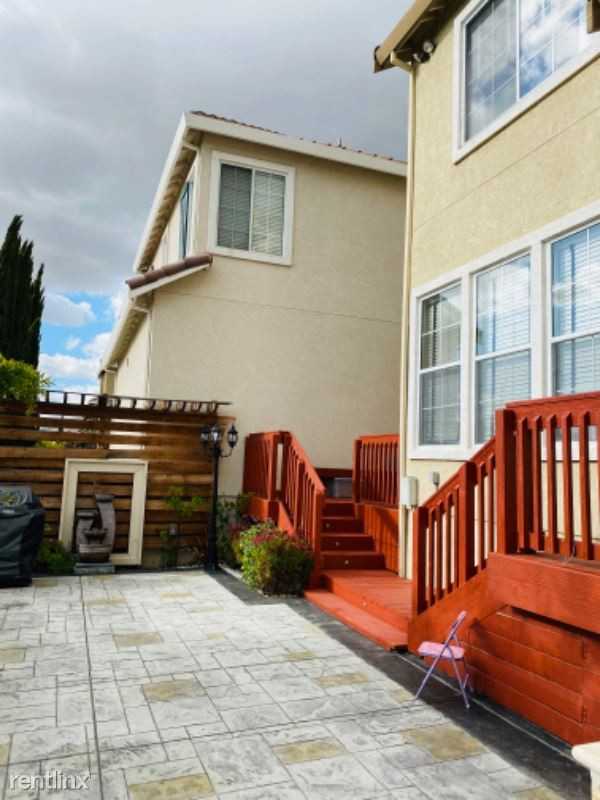 3663 Wodzienski Dr - Photo 3 of 14