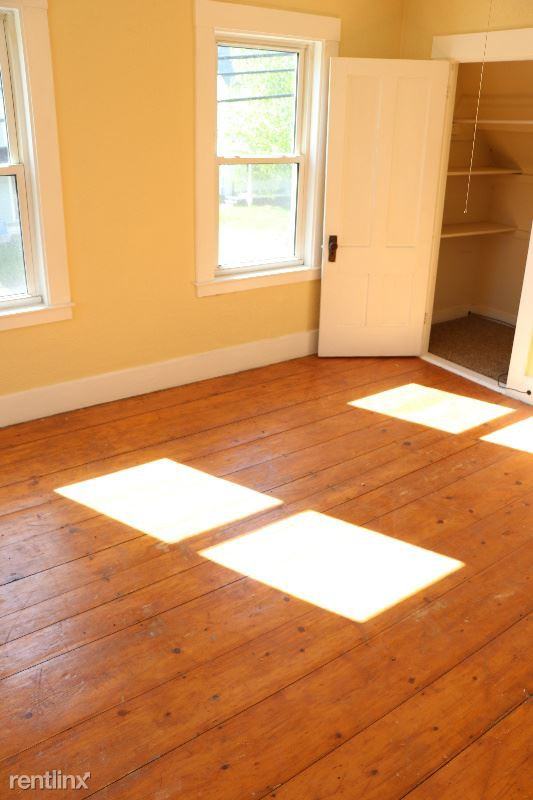 806 Main St #1 - Photo 2 of 12