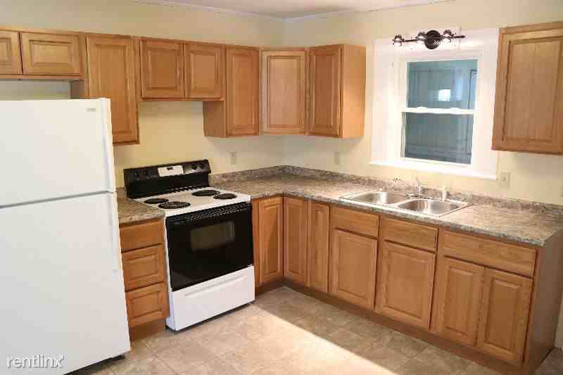 806 Main St #1 - Photo 3 of 12