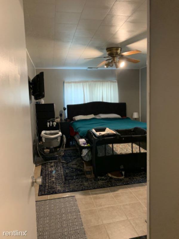 602 1/2 N Mckenzie St - Photo 3 of 11