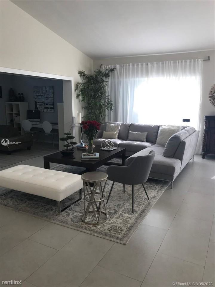 8810 Dickens Ave - Photo 2 of 11