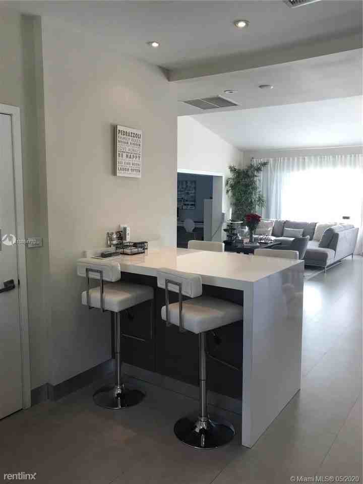 8810 Dickens Ave - Photo 3 of 11