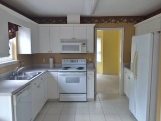 452 Tate Lake Dr - Photo 3 of 12