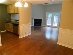 335 Yorkshire Cir - Photo 2 of 4