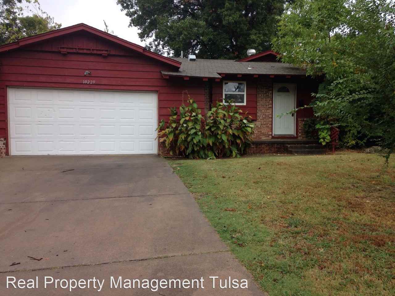 10229 E 7th St - Photo 3 of 7