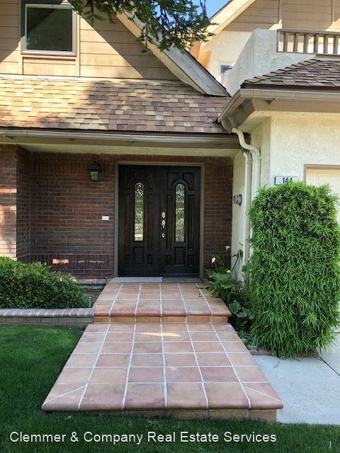 144 Stockdale Cir - Photo 2 of 25