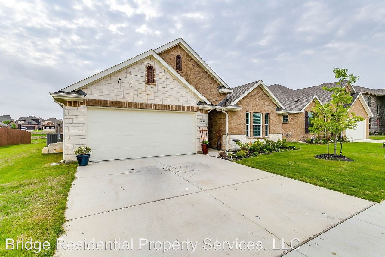 8441 Sweet Flag Ln - Photo 2 of 32