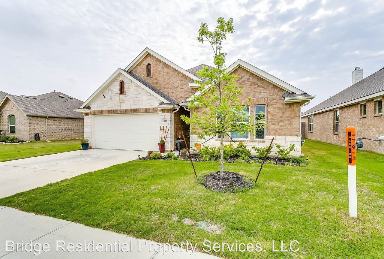 8441 Sweet Flag Ln - Photo 3 of 32